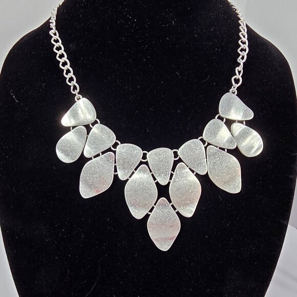 Dragon scale Silver Tone Necklace Fine Aluminum Statement Necklace - Picture 1 of 6